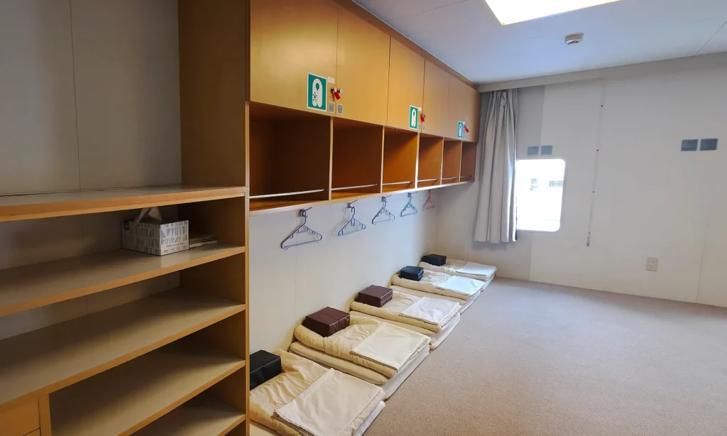 뉴카멜리아호 2등실 내 수하물 보관공간 소개