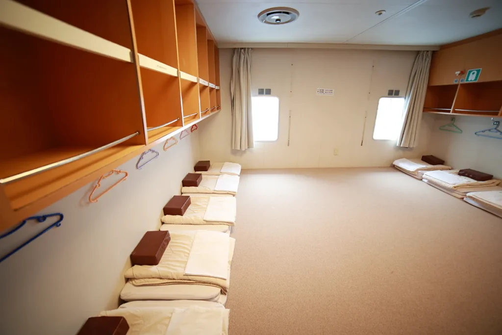 뉴카멜리아호 2등 다인실