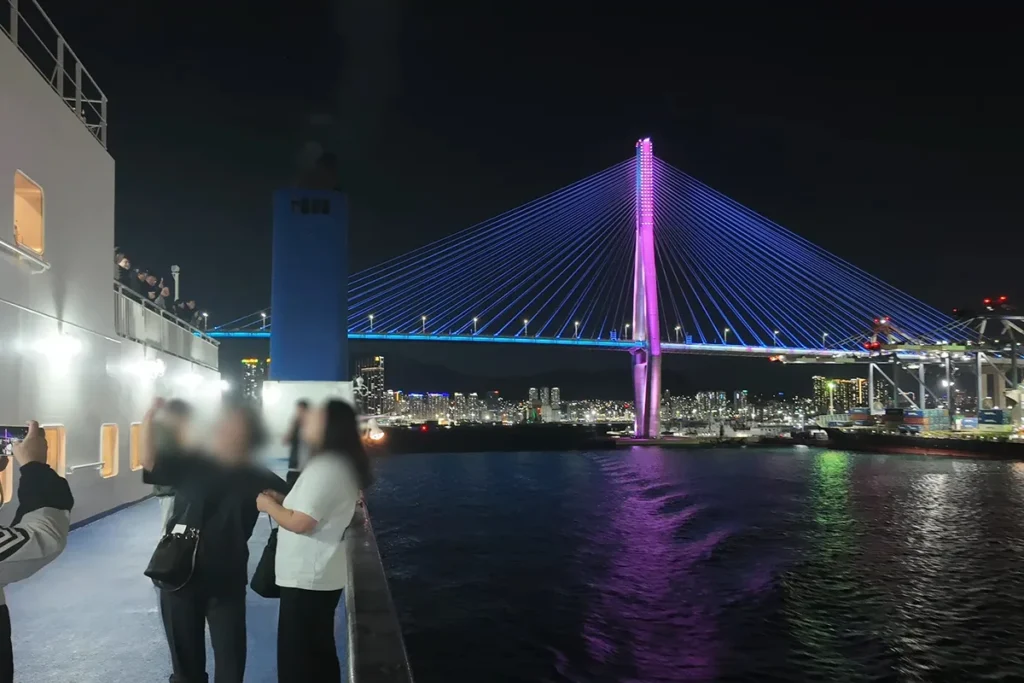 뉴카멜리아호 야경