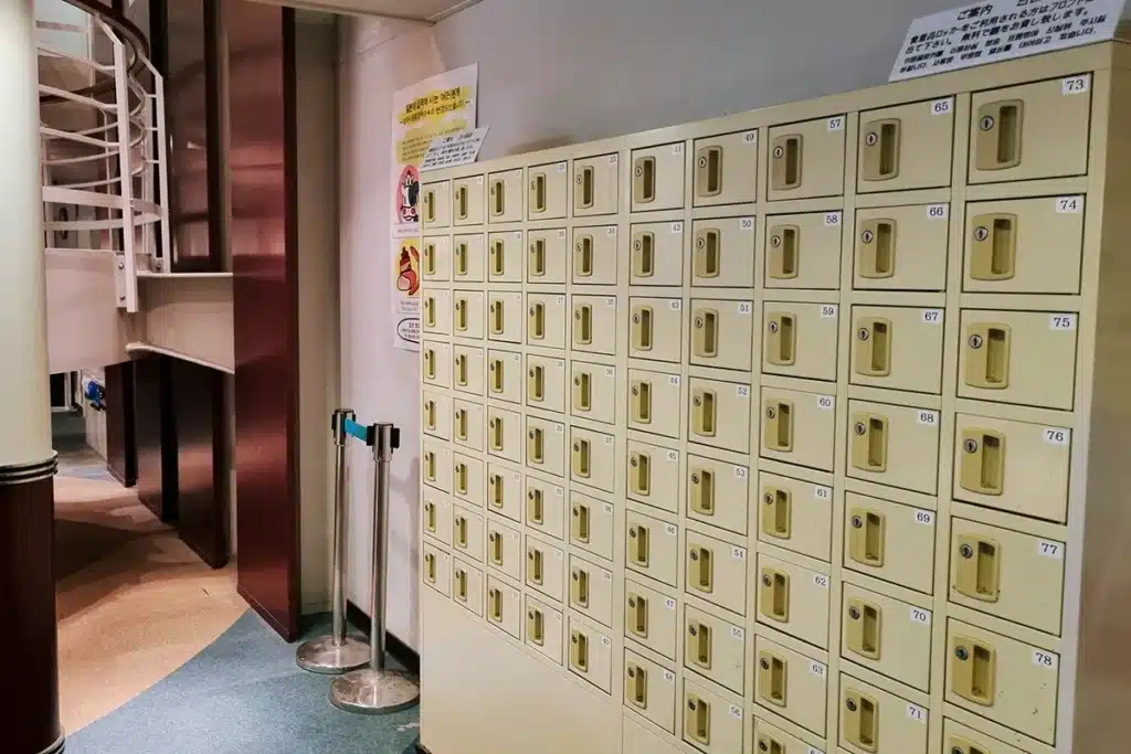 뉴카멜리호 코인락커 소개. 소형 귀중품 전용 보관함으로 무료 이용