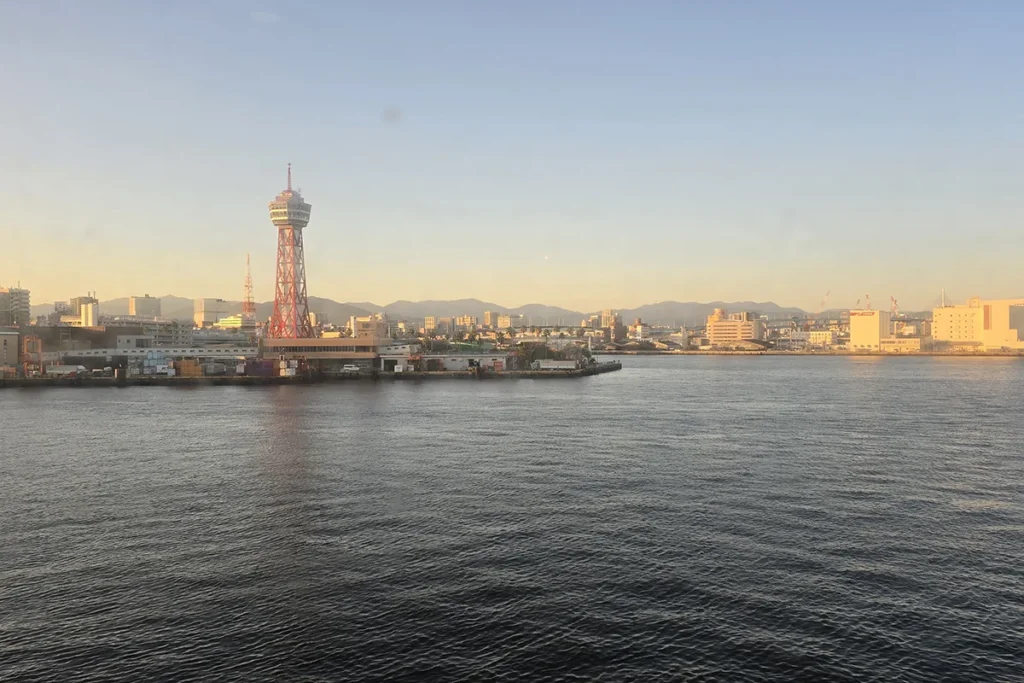 뉴카멜리아호 하선 전, 배에서 바라본 후쿠오카 시내의 풍경