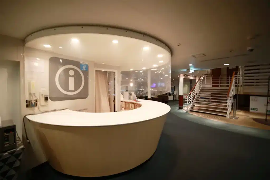 뉴카멜리아호 비행기 비교 - 다양한 선내 시설 이용으로 자유로운 이동시간을 즐기세요.