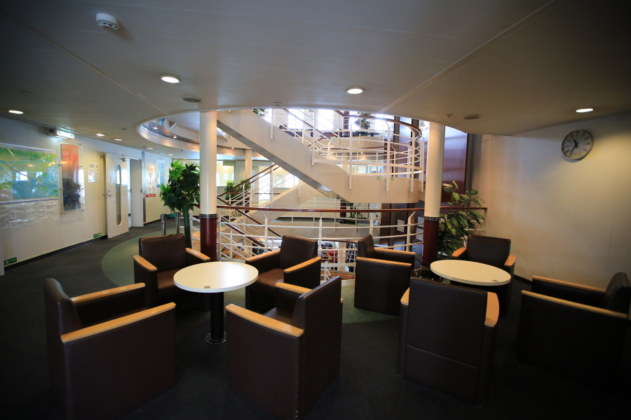 뉴카멜리아호 휴게실